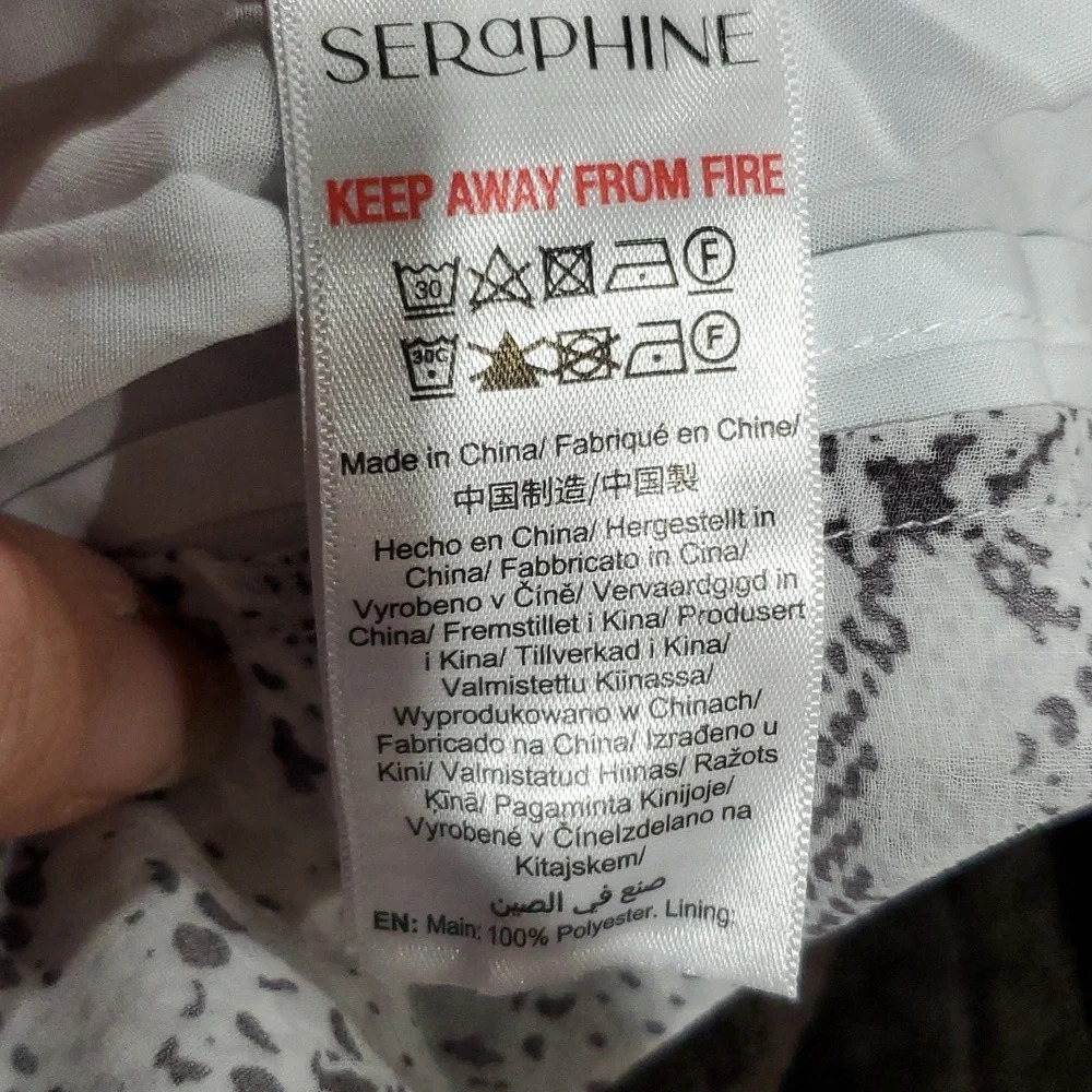 Seraphine light NWT pin tuck tie waist snakeskin grey white maternity top - Picture 8 of 8